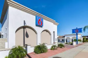 Motel 6 Lomita, CA hotel hero