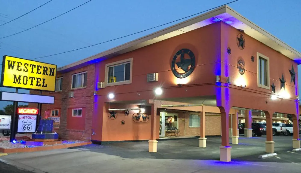 Western Motel hotel hero