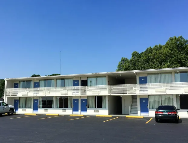 Motel 6 Connellys Springs, NC hotel detail image 1