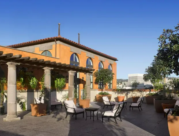 Plaza La Reina hotel detail image 1