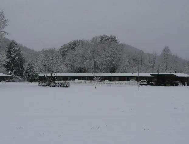 Two Rivers Lodge hotel detail image 4