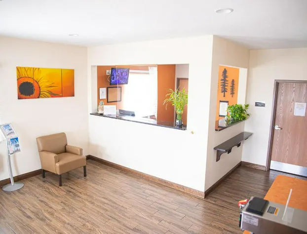 White House Suites hotel detail image 1