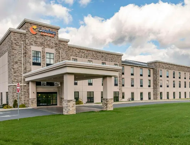 Comfort Suites Manheim - Lancaster hotel detail image 2