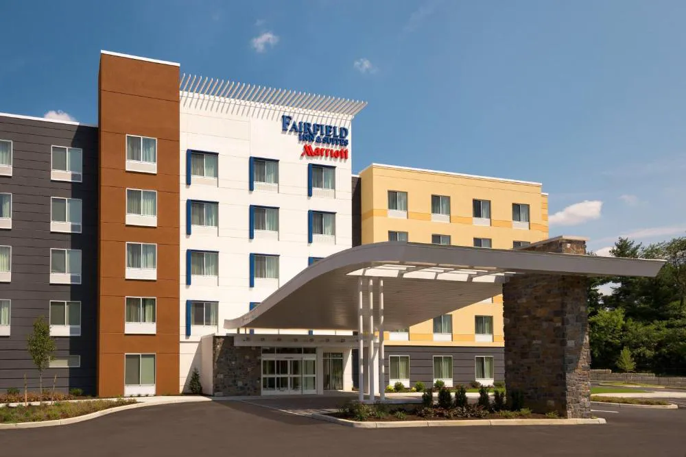 Fairfield Inn & Suites Lancaster East at The Outlets hotel hero