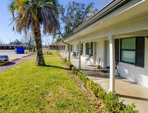 OYO Hotel Sulphur LA Hwy 90 West hotel detail image 4