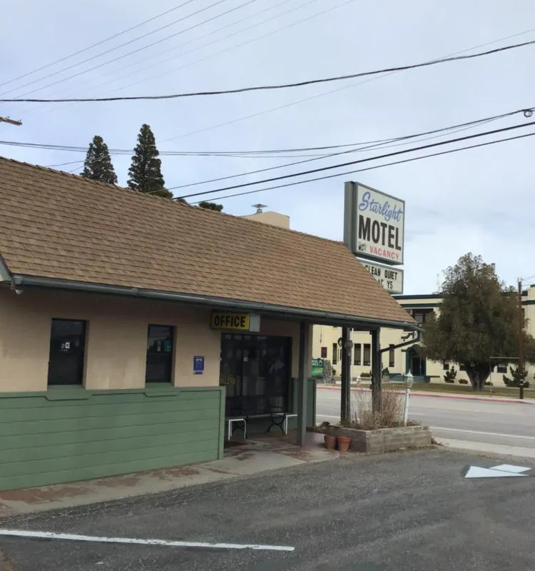 Starlight Motel hotel hero
