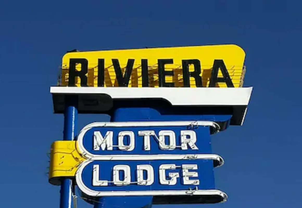 Riviera Motor Lodge hotel hero