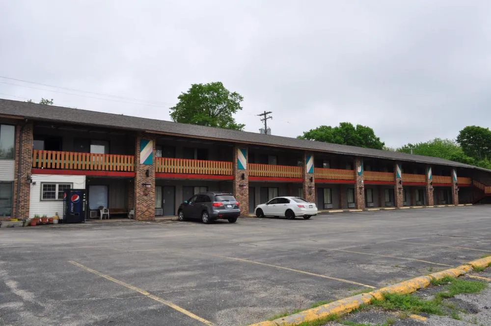 Kewanee Motor Lodge hotel hero