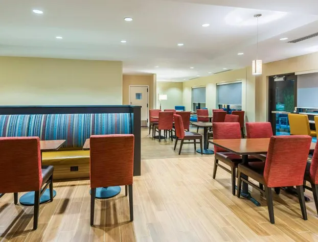 TownePlace Suites Latham Albany Airport hotel detail image 4