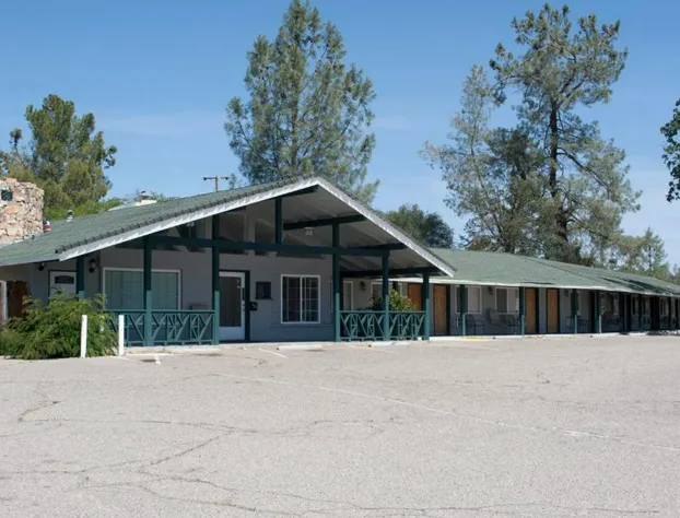 Black Hawk Lodge hotel detail image 1