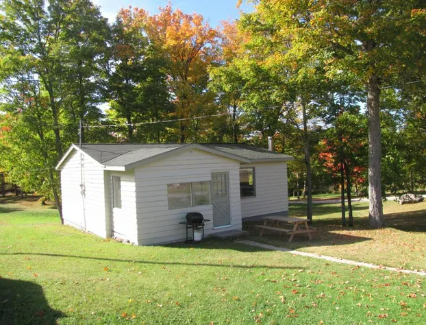 Quiet Bay: Lakeside Escape hotel detail image 3