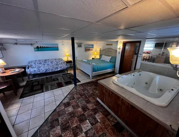 Green Dolphin Motel hotel detail image 1