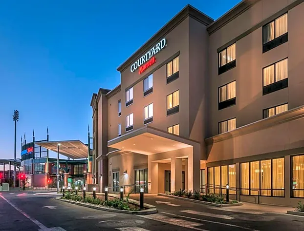 Courtyard Reno Downtown/Riverfront hotel detail image 1