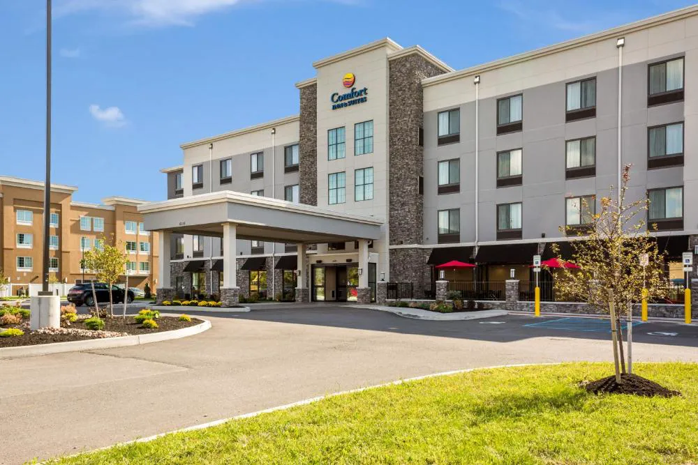 Comfort Inn & Suites Niagara Falls Blvd USA hotel hero