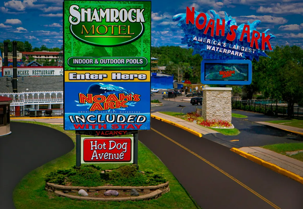 Shamrock Motel hotel hero