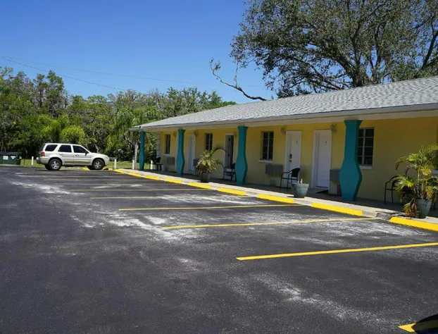 Mar Bay Motel &Suites hotel detail image 1