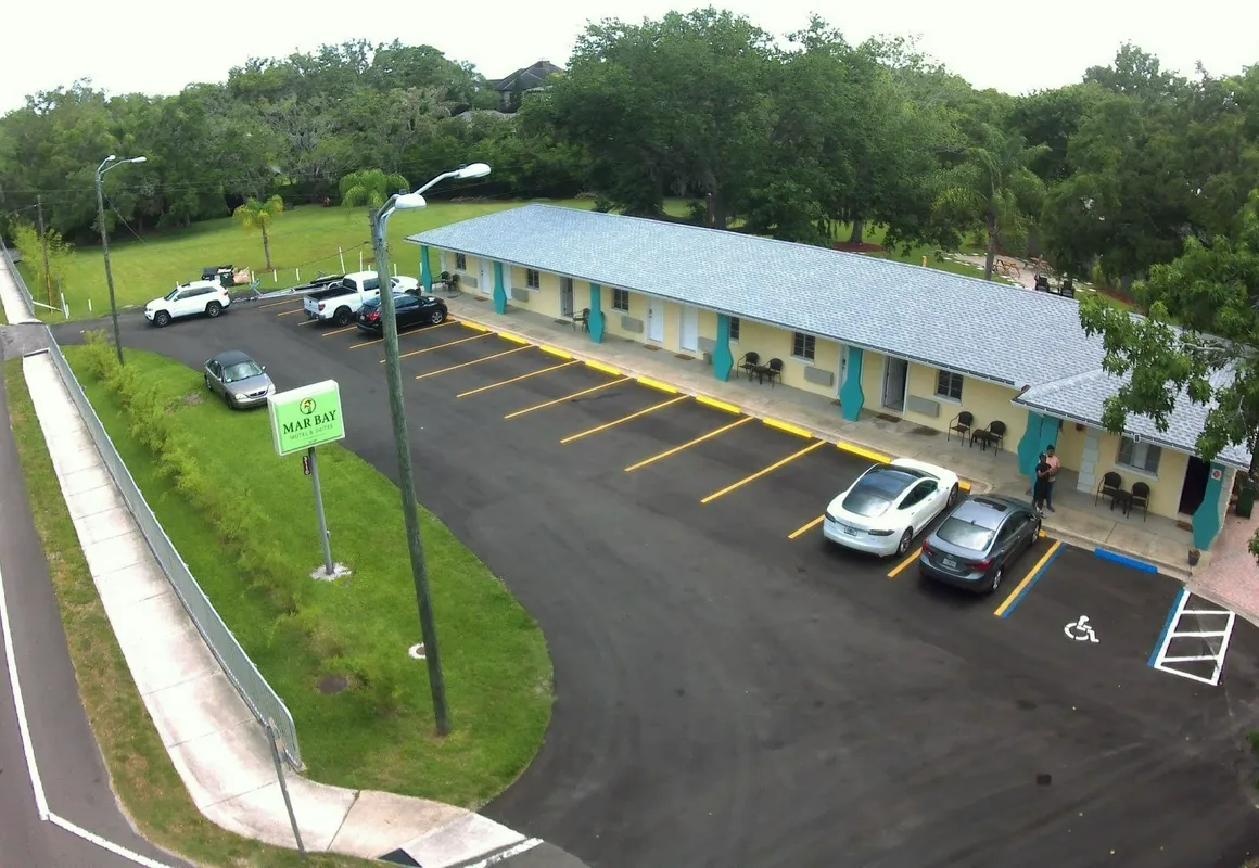 Mar Bay Motel &Suites hotel hero