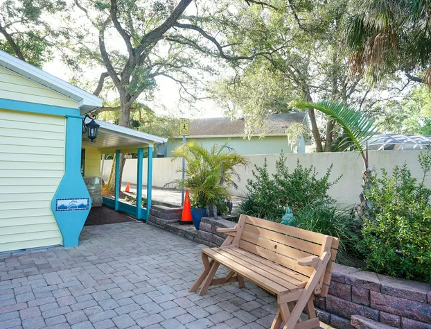 Mar Bay Motel &Suites hotel detail image 3