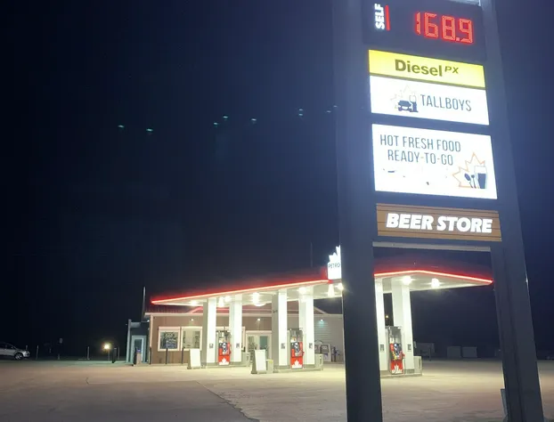 TaLLboys Grill & Pub Motel hotel detail image 3