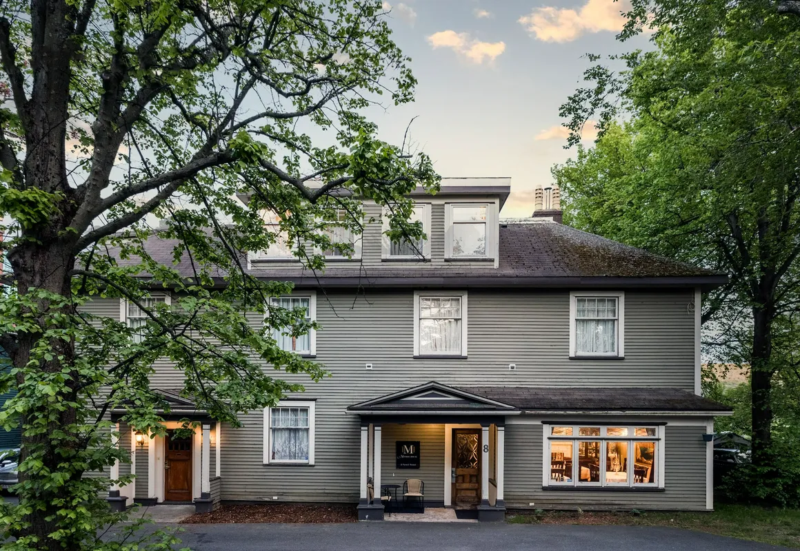 Monroe House Executive Suites hotel hero