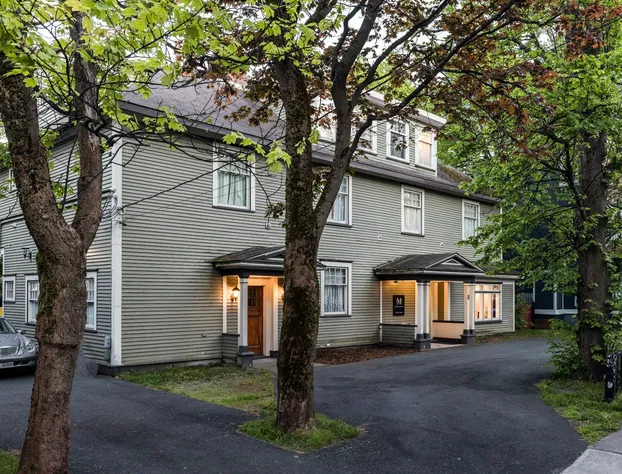 Monroe House Executive Suites hotel detail image 1