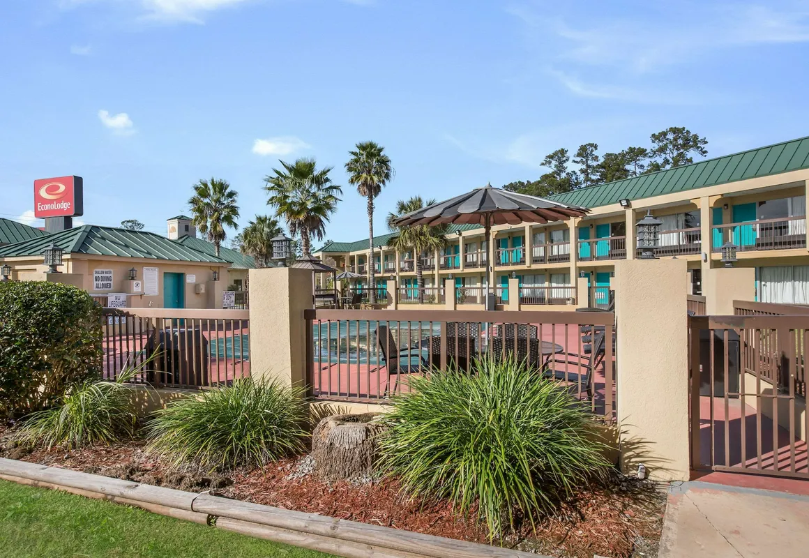 Econo Lodge Inn & Suites Hardeeville I-95 hotel hero