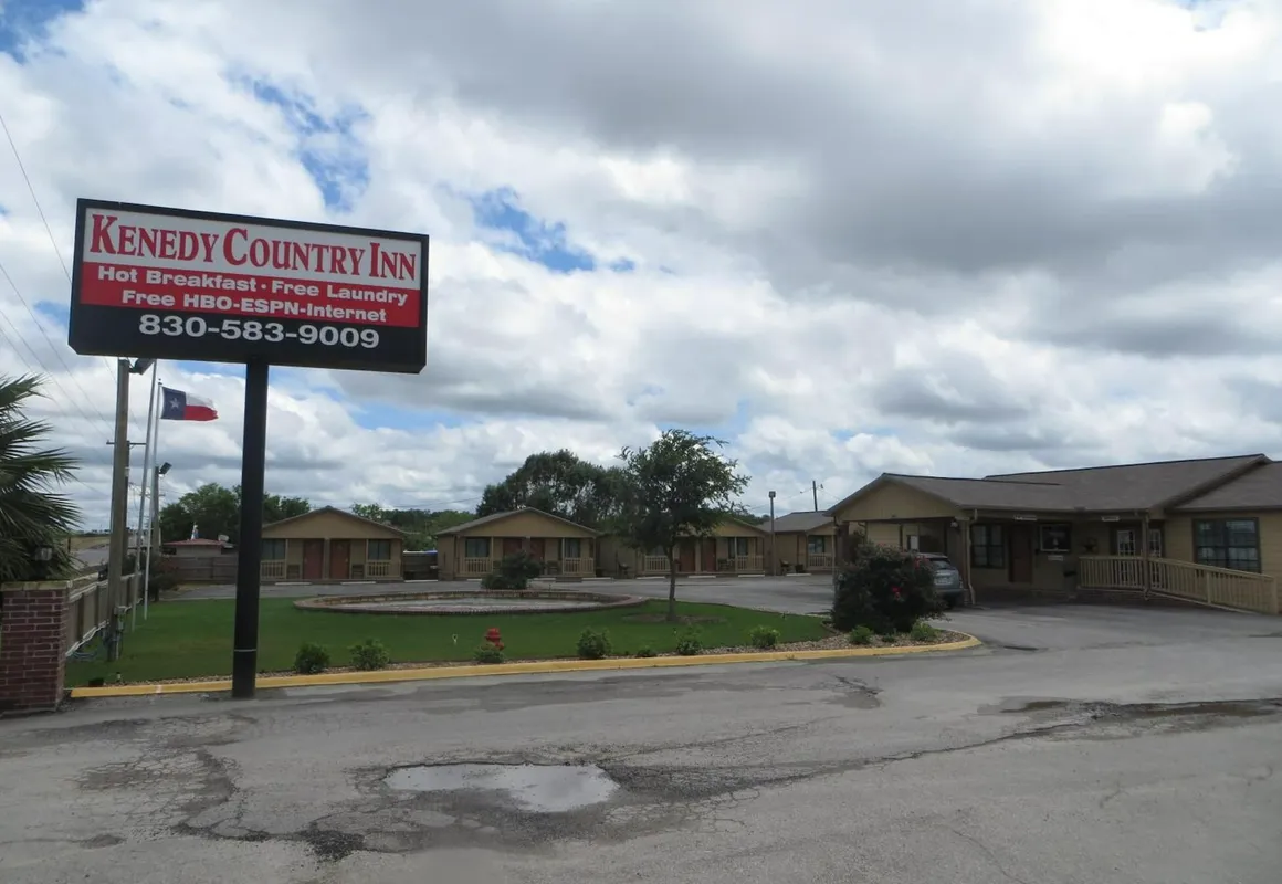 Kenedy Country Inn hotel hero