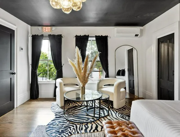 The Coach House hotel detail image 4