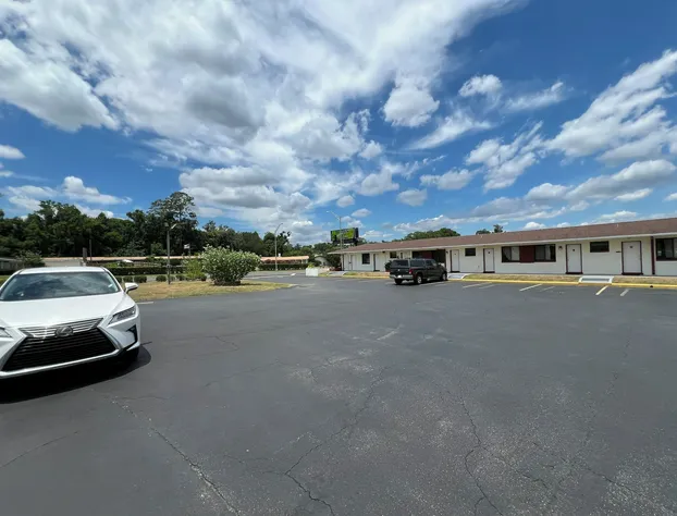 Budget Inn hotel detail image 4