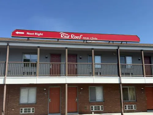 Red Roof Inn & Suites Swansea hotel detail image 1