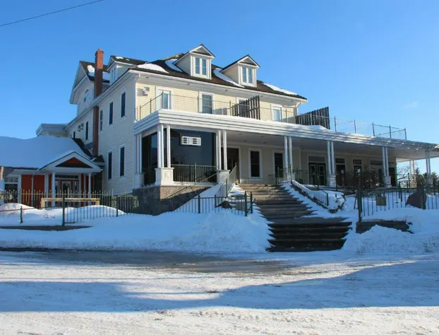 The Burleigh Falls Inn & Suites hotel detail image 2