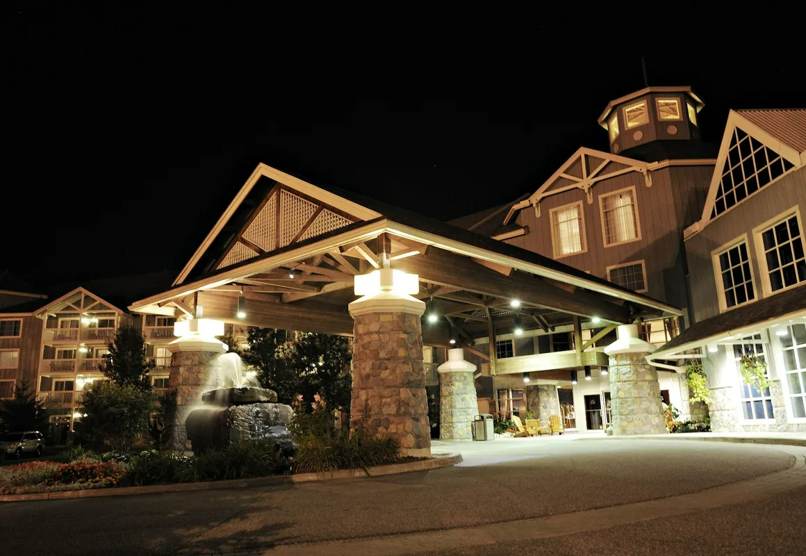 Deerhurst Resort hotel hero