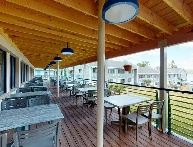 Surfside On The Lake hotel detail image 2