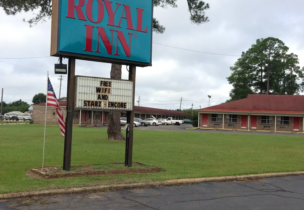 Royal Inn hotel hero