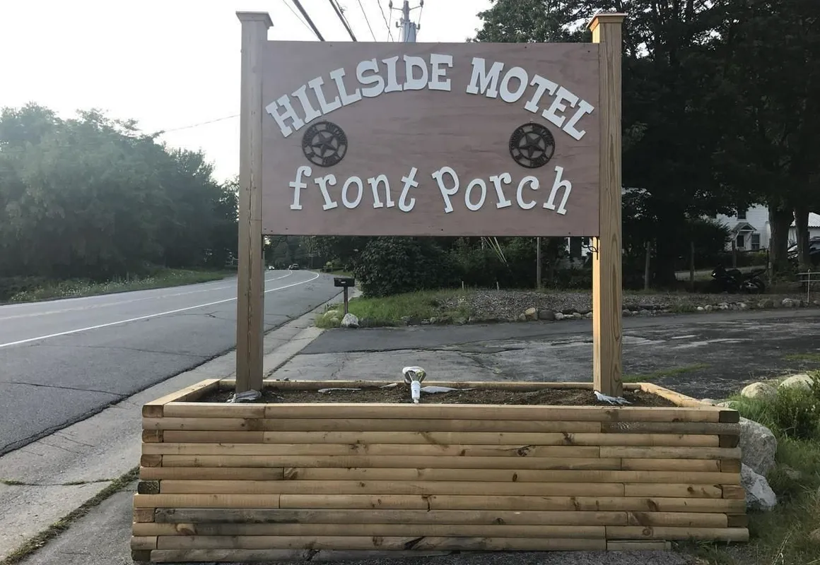Hillside Motel hotel hero