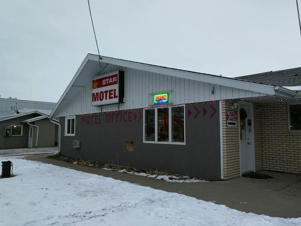 Star Motel hotel hero