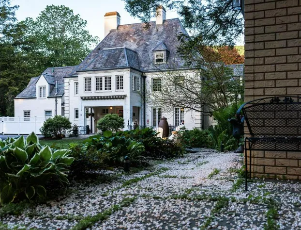 Inn on Putney Road hotel detail image 3