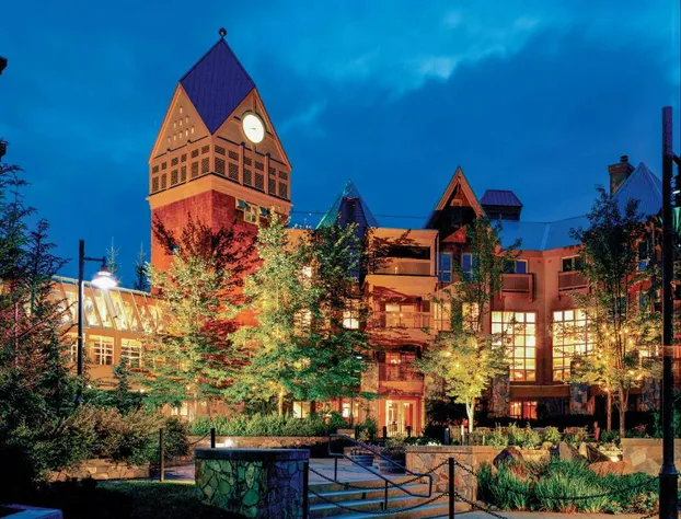 Hilton Grand Vacations Club Whistler hotel detail image 1