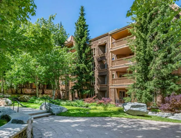 Hilton Grand Vacations Club Whistler hotel detail image 2