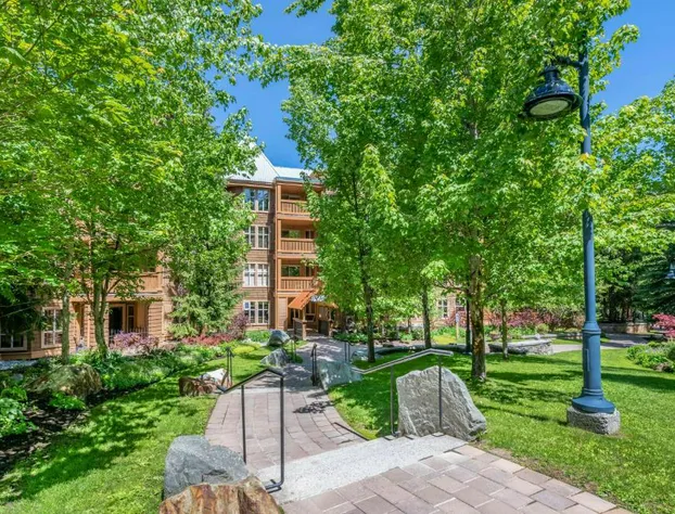 Hilton Grand Vacations Club Whistler hotel detail image 4