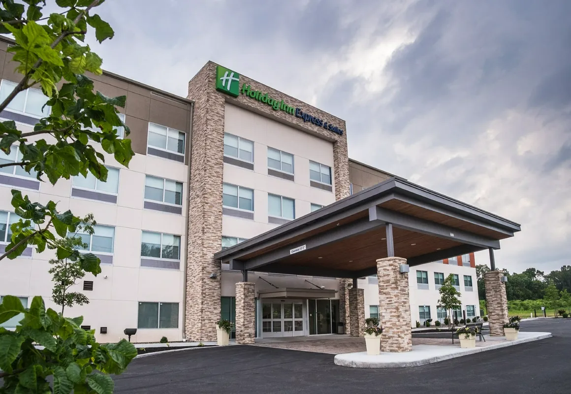 Holiday Inn Express & Suites Kingston-Ulster by IHG hotel hero
