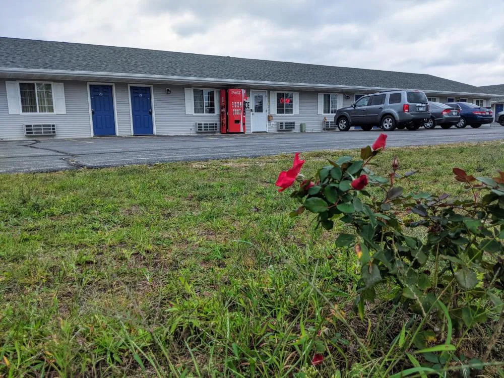 Executive Inn Thomson hotel hero