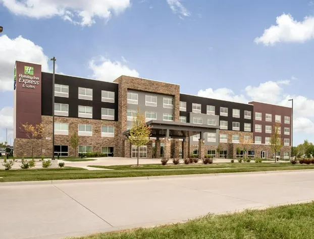Holiday Inn Express & Suites West Des Moines - Jordan Creek by IHG hotel detail image 2