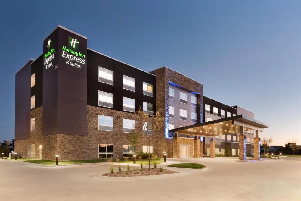 Holiday Inn Express & Suites West Des Moines - Jordan Creek by IHG hotel hero