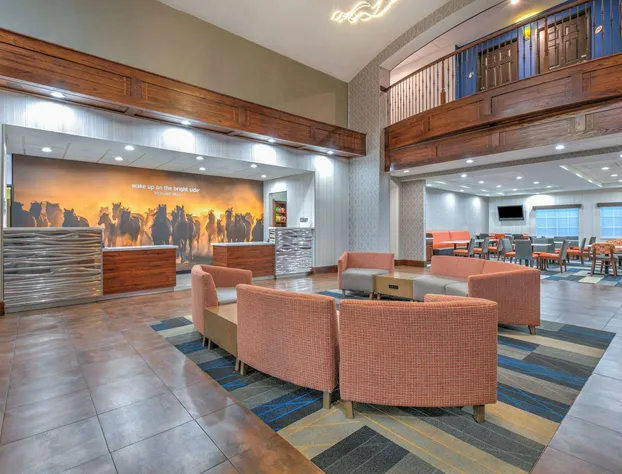 La Quinta Inn & Suites by Wyndham Fort Worth NE Mall hotel detail image 2