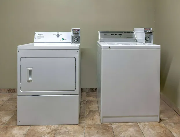 La Quinta Inn & Suites by Wyndham Fort Worth NE Mall hotel detail image 4