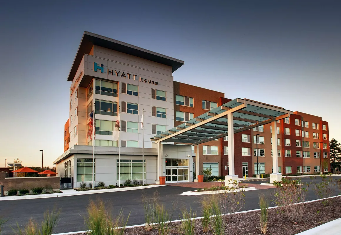 Hyatt House Chicago Oak Brook hotel hero