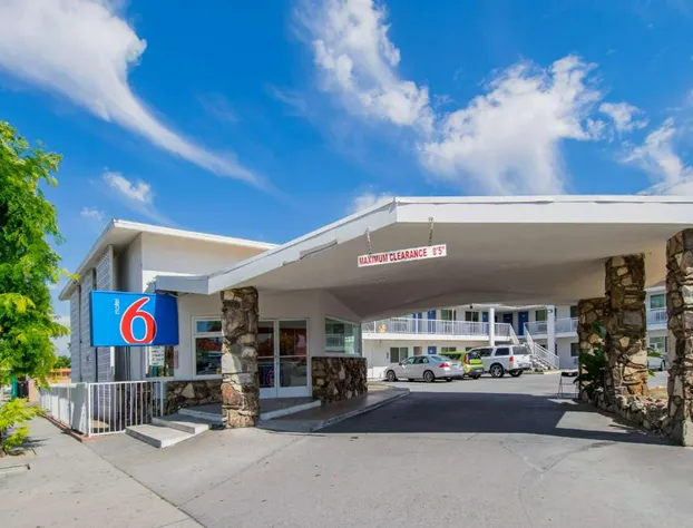 Motel 6 San Bernardino, CA - Downtown hotel detail image 4