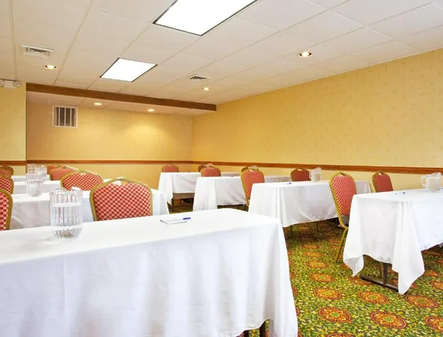 Candlewood Suites Grand Rapids Airport by IHG hotel detail image 3