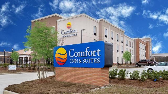 Comfort Inn & Suites hotel detail image 3